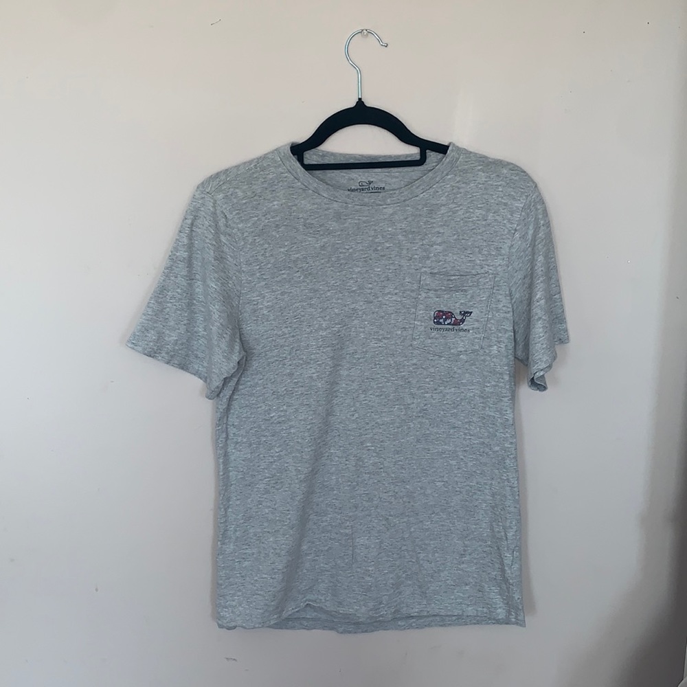 Boy vineyard Vines T-shirt